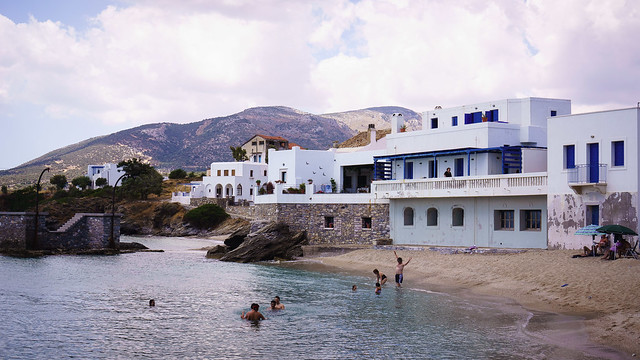Enjoying the water in Moutsouna, Naxos